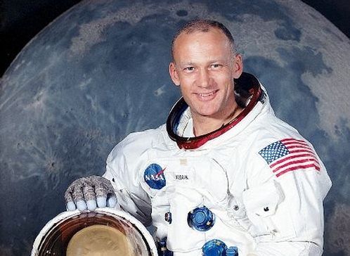 Astronaut Buzz Aldrin Recounts Apollo 11 UFO Encounter - - July 18.